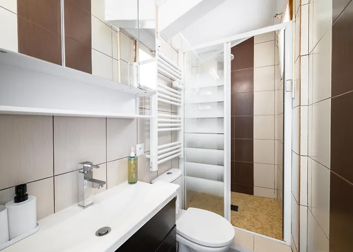شقة Charme & Soleil Au Dernier Etage Liberation *