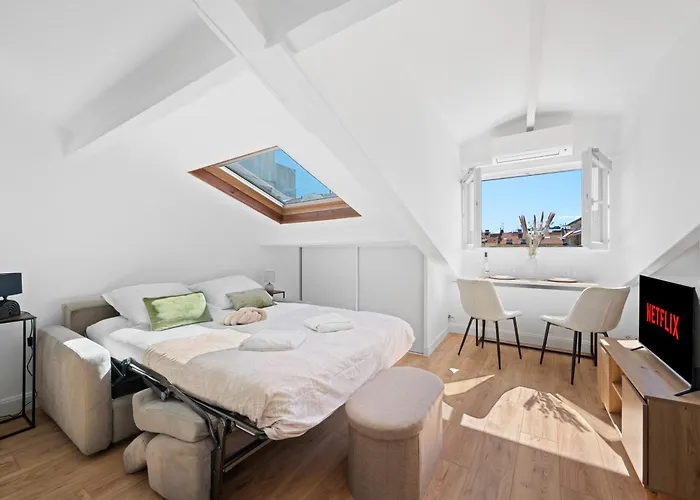 Charme & Soleil Au Dernier Etage Liberation Apartment *